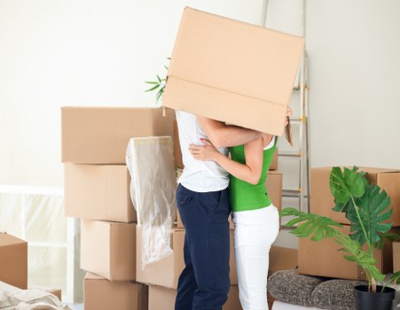 Man and van service maintaining safety standards during a move