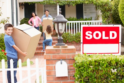 Careful loading and transport for a flat move in North London